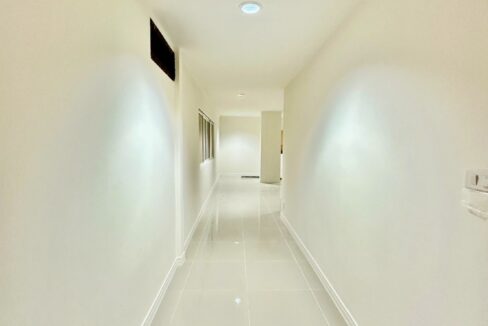 B644BCFD-7E11-43B8-B118-78CE521550D1