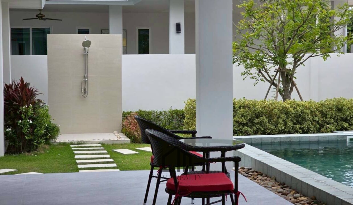 batch_LINE_ALBUM_Coco P Dee_251215_1