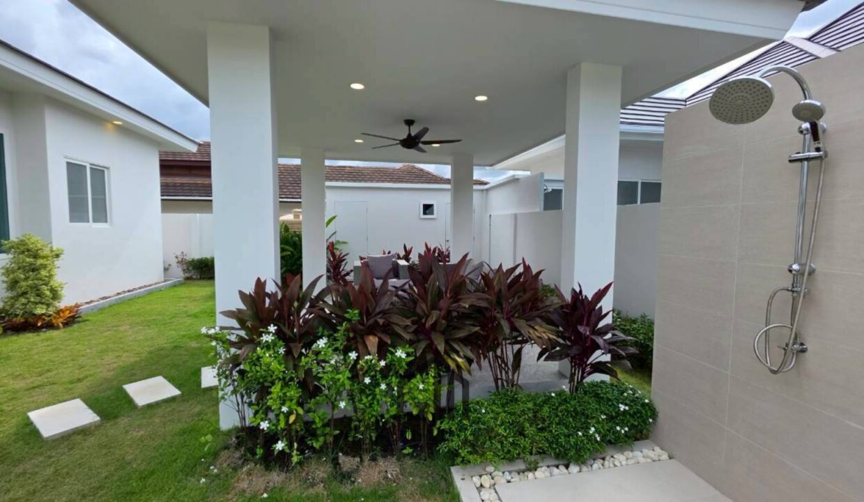 batch_LINE_ALBUM_Coco P Dee_251215_22