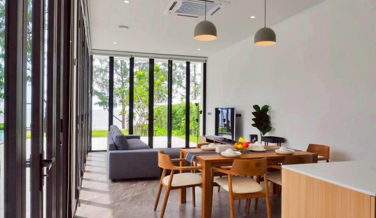 batch_LINE_ALBUM_Beachfront 17_260223_19