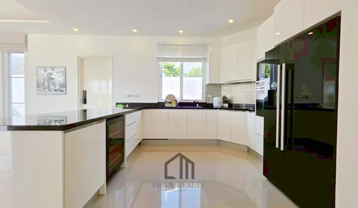 batch_LINE_ALBUM_Falcon Hill_260223_23