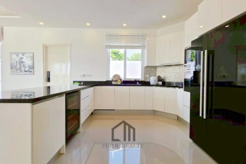 batch_LINE_ALBUM_Falcon Hill_260223_23