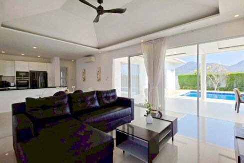 batch_LINE_ALBUM_Falcon Hill_260223_27