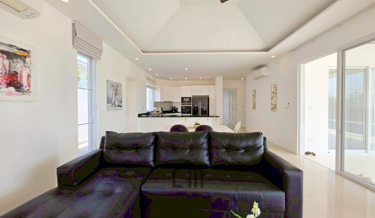 batch_LINE_ALBUM_Falcon Hill_260223_28