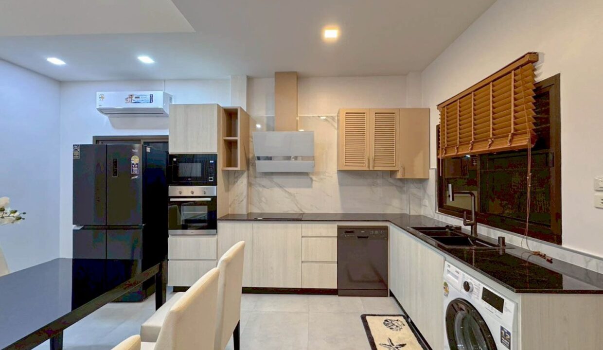 LINE_ALBUM_8.5mb. 3bed 3bath soi102_260406_20