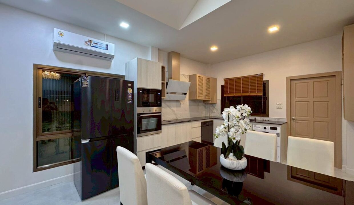 LINE_ALBUM_8.5mb. 3bed 3bath soi102_260406_21