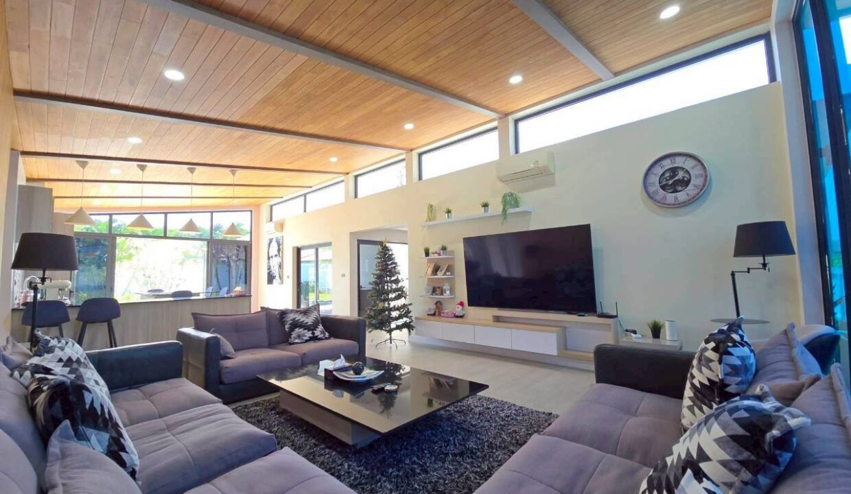 LINE_ALBUM_K Jin_260406_20