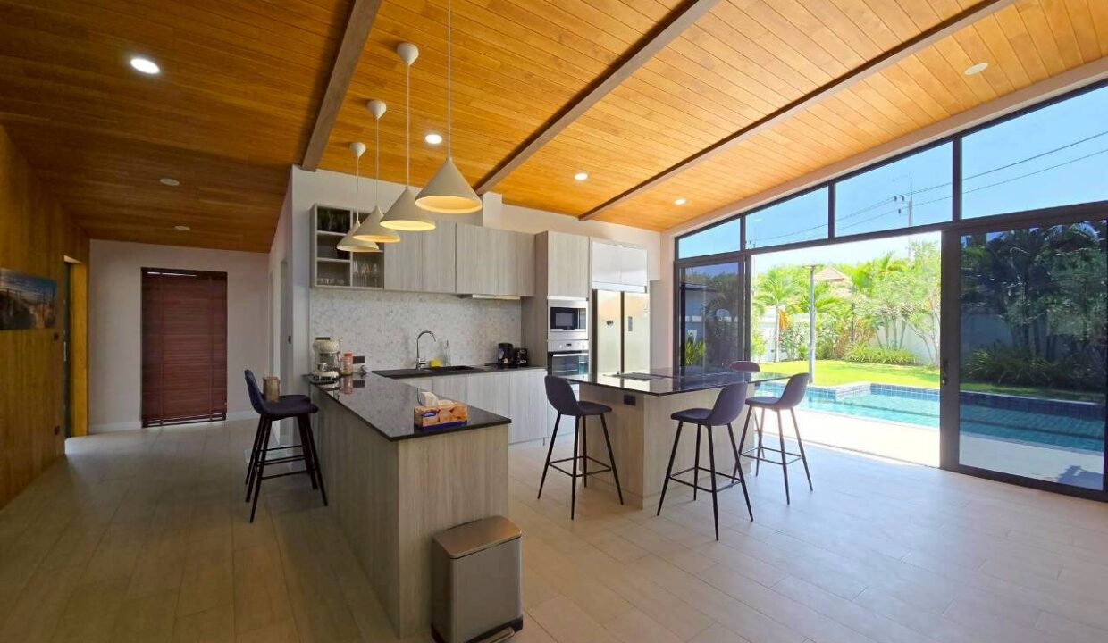 LINE_ALBUM_K Jin_260406_23