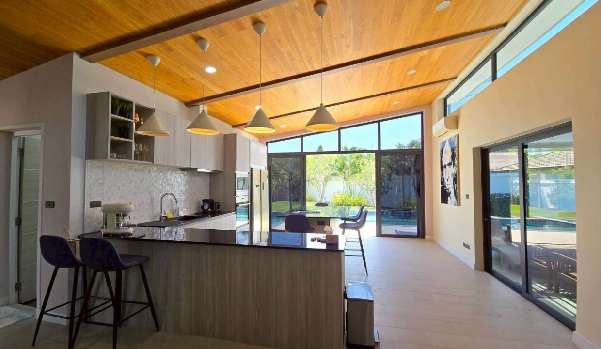 LINE_ALBUM_K Jin_260406_24