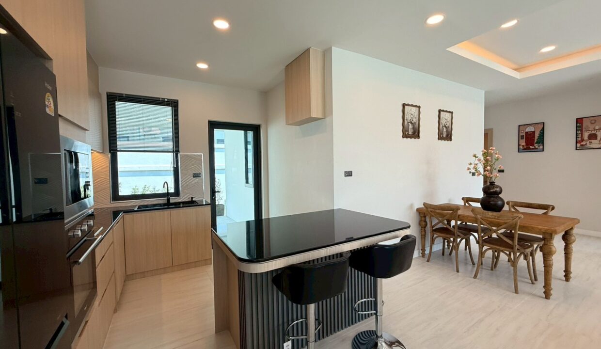 LINE_ALBUM_Lalisa_260406_7