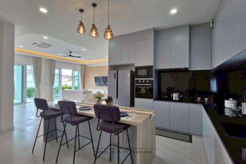 batch_LINE_ALBUM_Aileen 7.59 MB_260427_24