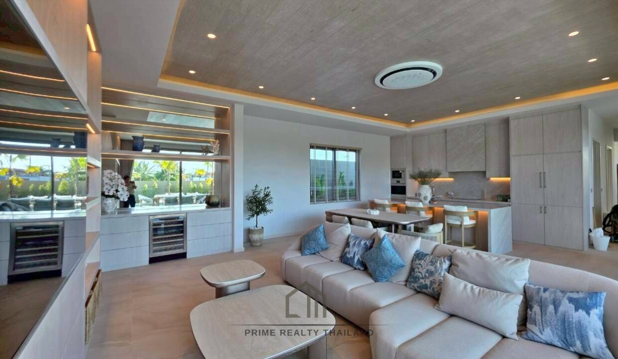 batch_LINE_ALBUM_The Mountains 12.9_260427_27