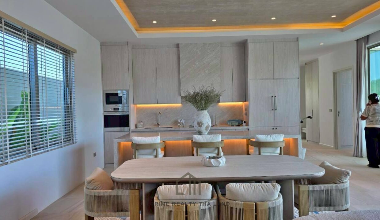 batch_LINE_ALBUM_The Mountains 12.9_260427_29