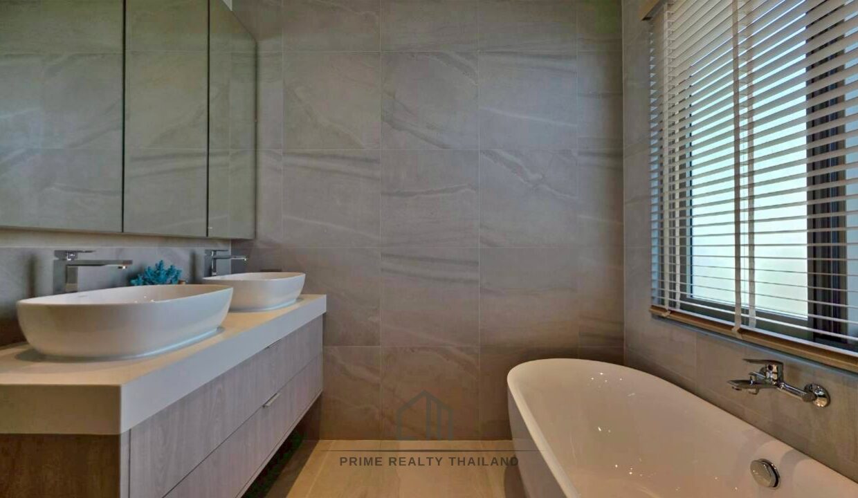 batch_LINE_ALBUM_The Mountains 12.9_260427_41