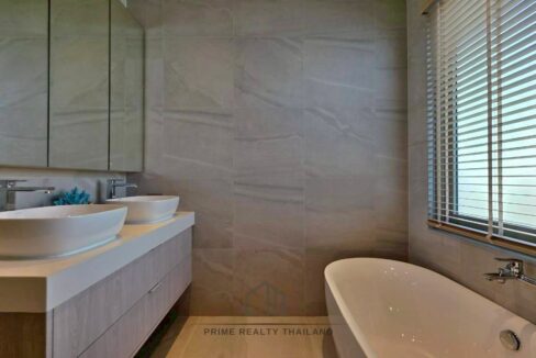 batch_LINE_ALBUM_The Mountains 12.9_260427_41