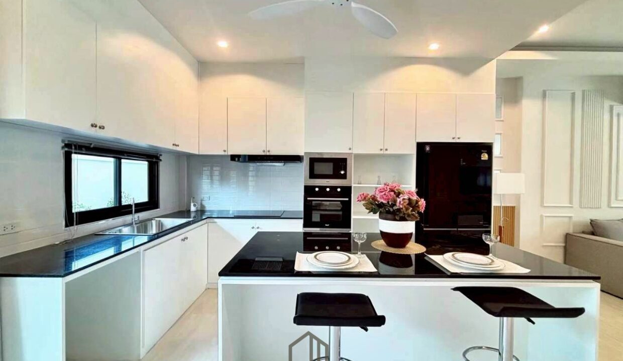 batch_LINE_ALBUM_Villa Town_260426_19