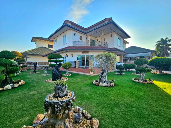 Charming 2-Storey Villa | 3 Bedrooms 2.5 Bathrooms | Hua Hin Soi 6