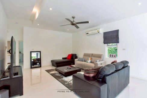 batch_LINE_ALBUM_Mali Signature P.38_260501_14