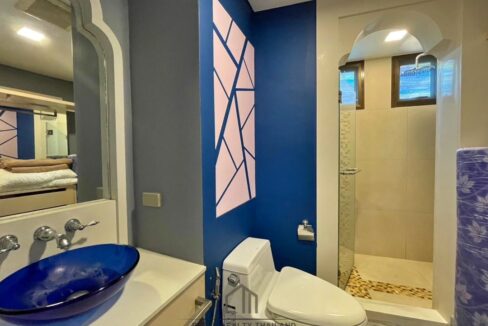 batch_LINE_ALBUM_Marrakesh pool view_260504_2