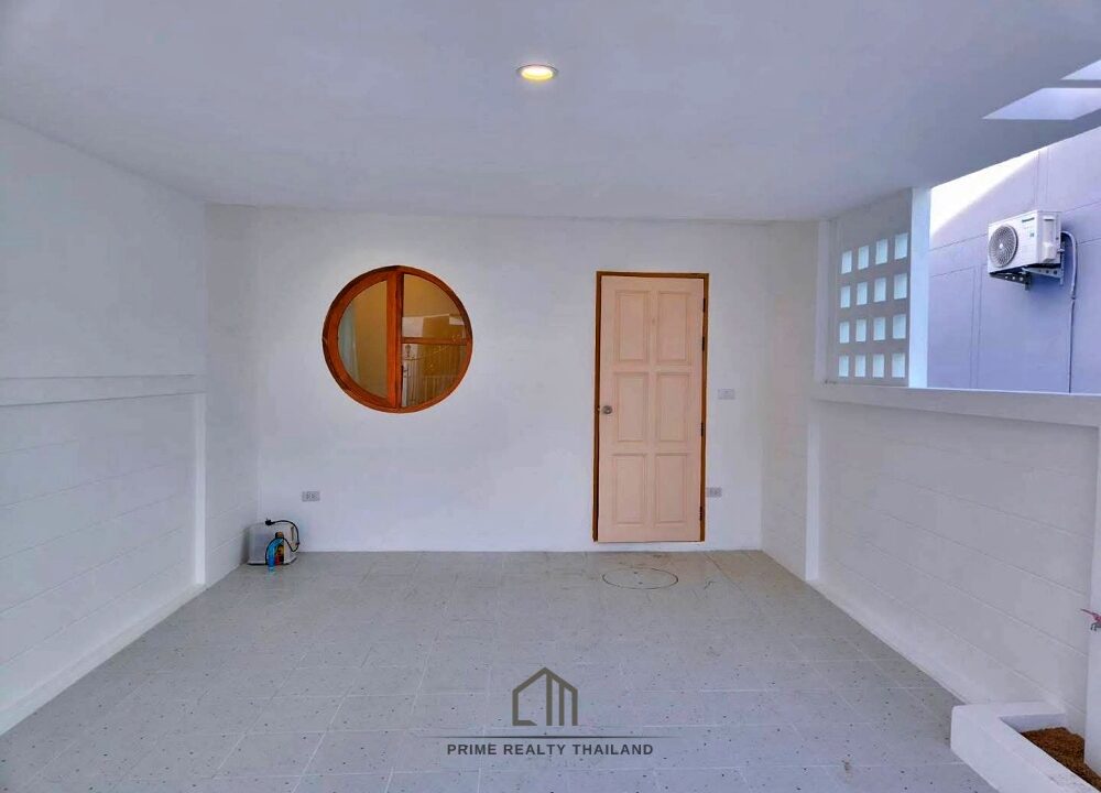 batch_LINE_ALBUM_Townhome102_260529_10