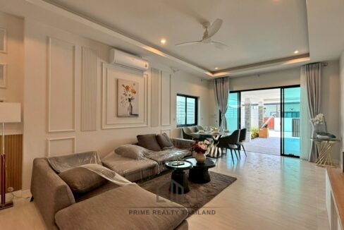 batch_LINE_ALBUM_Villa Town 4_260503_3