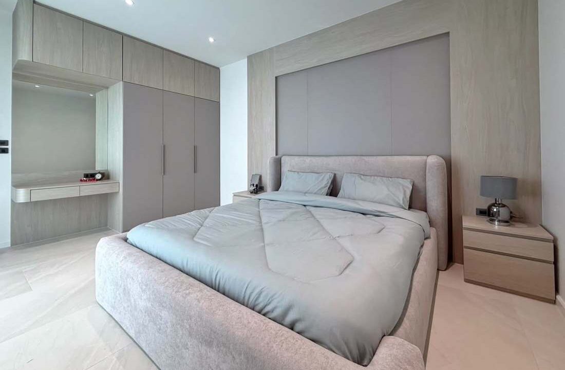 11-bedroom
