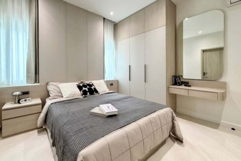 12-bedroom