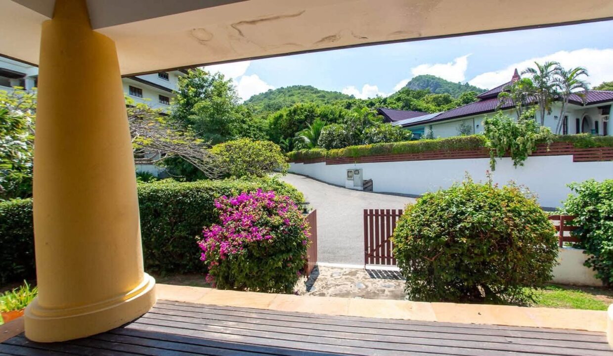 Hua Hin Soi 116 private pool villa 35
