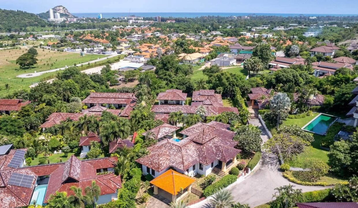 Hua Hin Soi 116 private pool villa 38